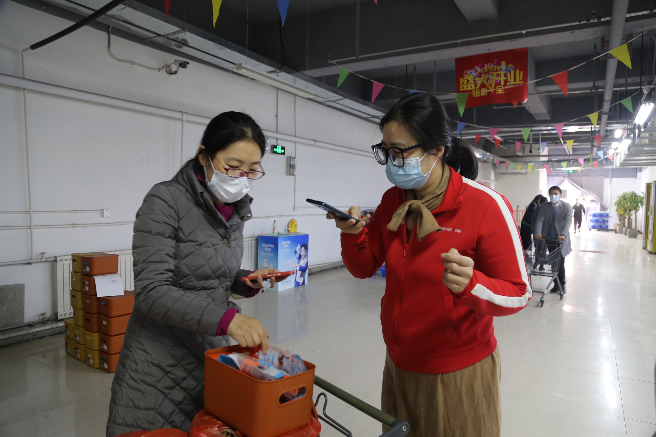 我们举行丰富多彩的活动庆祝“三八”国际劳动妇女节