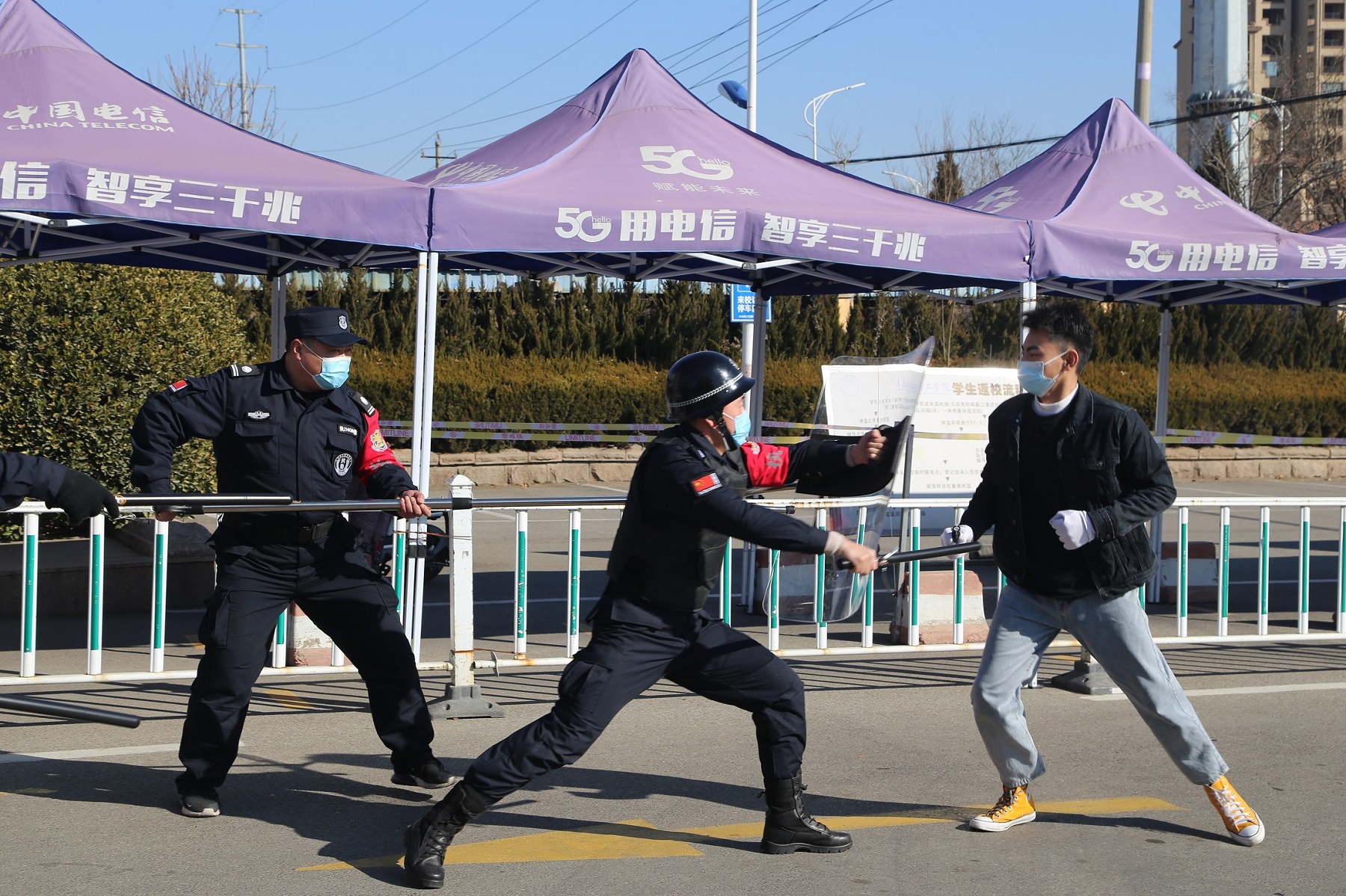 bw必威西汉姆联官网开展反恐防暴演练