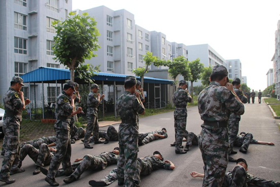 bw必威西汉姆联官网开展兄弟连学生预备教官集训         --提素质练真功，预备教官展风采