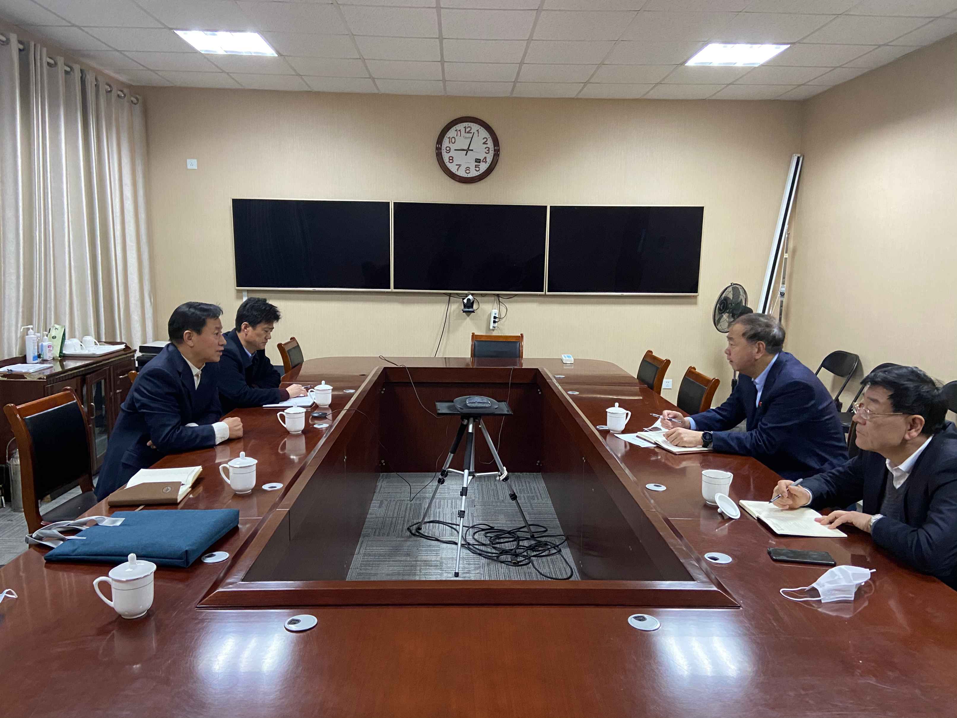 我们领导带队赴山东大学（青岛校区 ）和青岛大学考察学习食堂运行管理工作