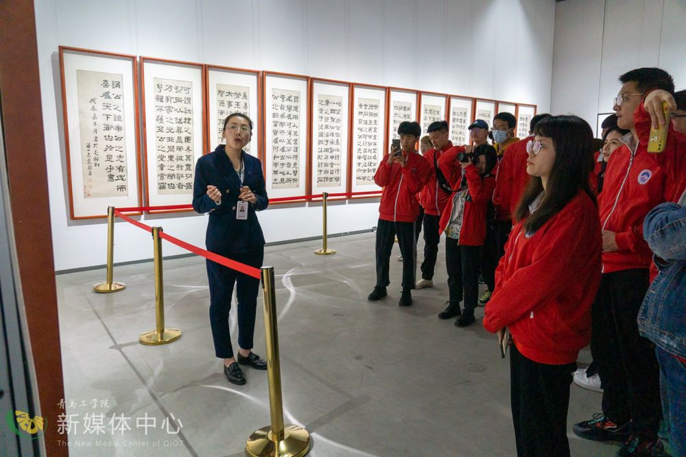 校馆合作共建育人新基地 bw必威西汉姆联官网与青岛宝龙美术馆举办校企合作签约仪式